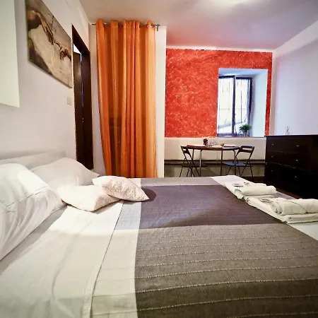 Apartment Studio Rosso San Luca Aria Condizionata Zona Acquario