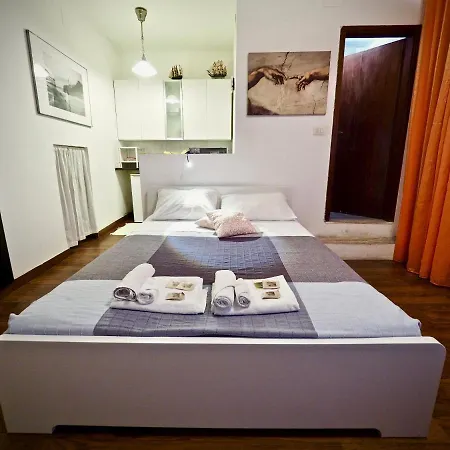 Studio Rosso San Luca Aria Condizionata Zona Acquario *