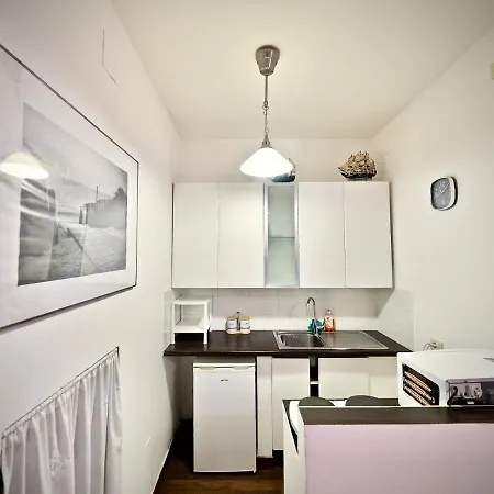 Studio Rosso San Luca Aria Condizionata Zona Acquario Apartment
