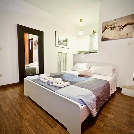 Studio Rosso San Luca Aria Condizionata Zona Acquario *